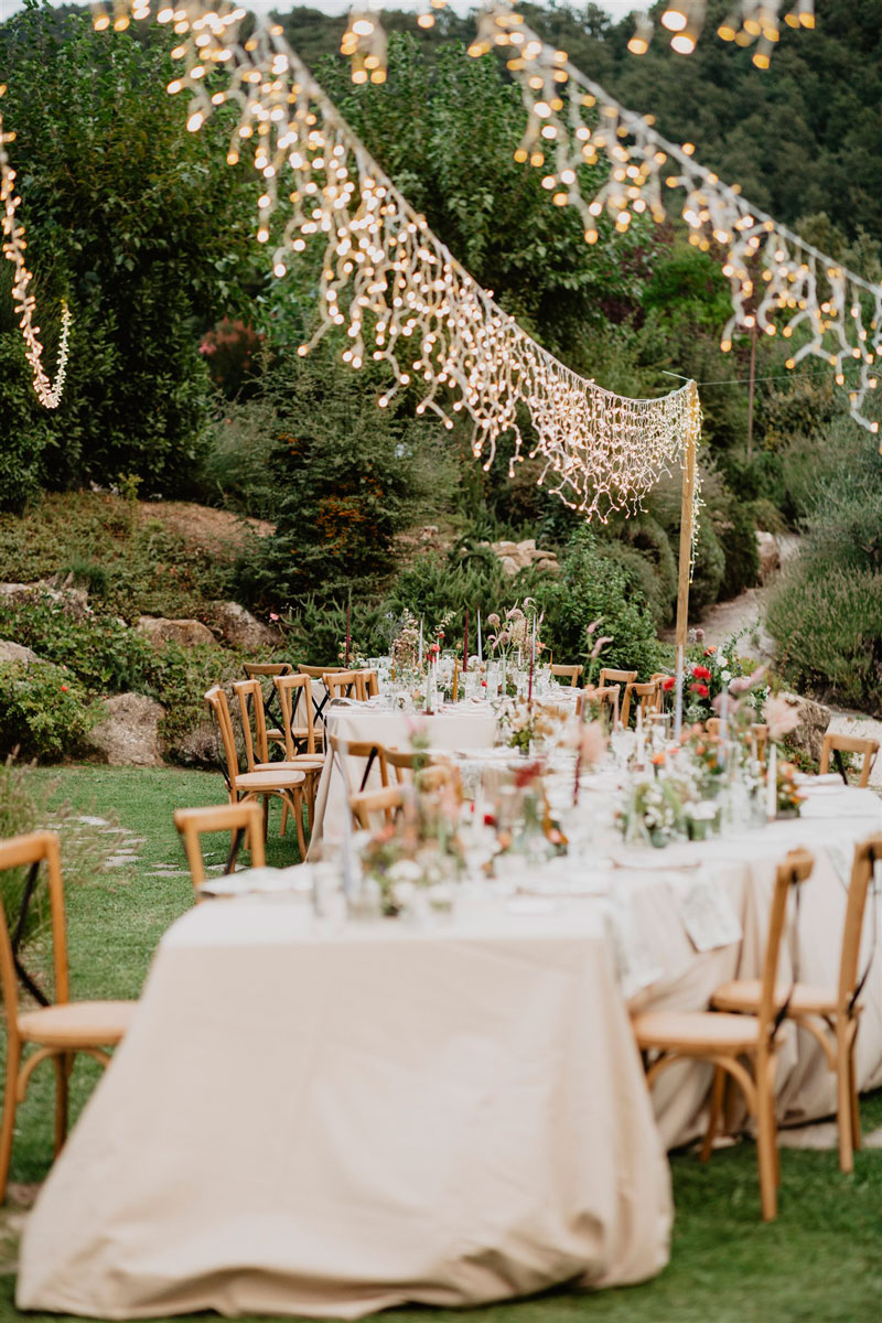 Al fresco wedding - gold fairy lighting - marriage in italy - beautiful set up design - Dream on wedding planner in Italy