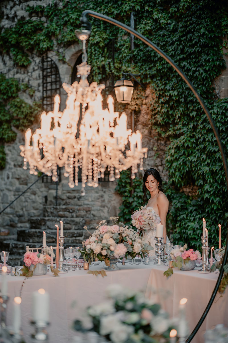 Set up with lights- how to plan a wedding in italy - Dream on wedding planner in Umbria