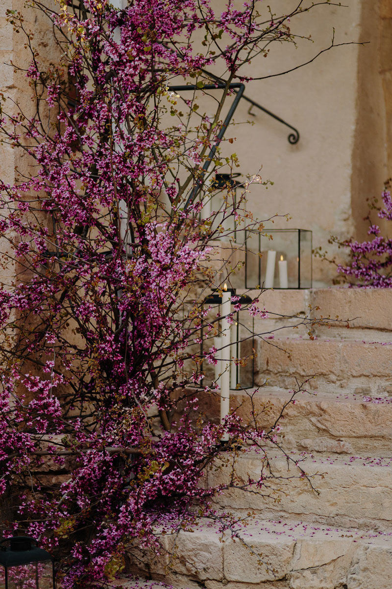 wisteria - lantern - romantic details - marriage in italy - Dream on wedding planner in Umbria