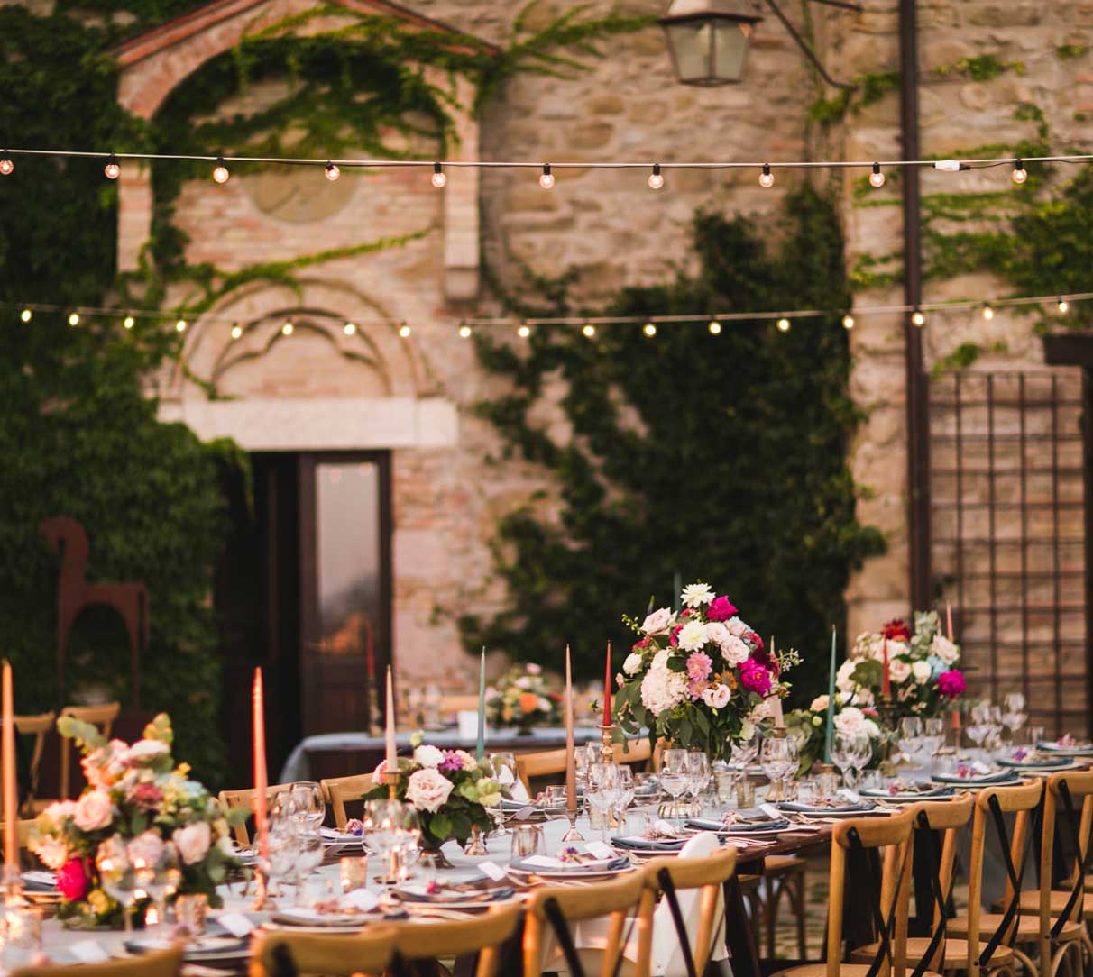 Pink table setting - Gradient of pink - wedding flowers - wedding in Italy