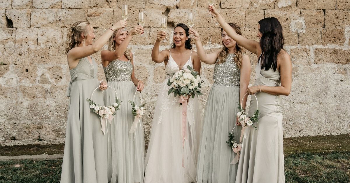 Bridesmaids' dress: how to integrate it into the wedding style - Dream on destination wedding planner in Italy