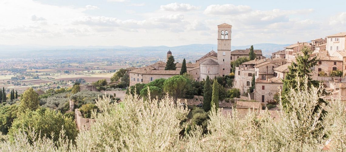 Panorama di una bellissima città in cui organizzare il proprio Destination Wedding in Umbria